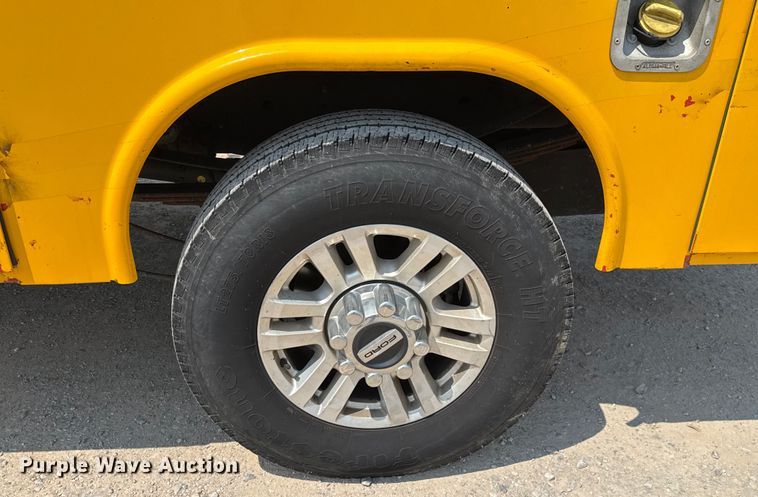 image for item EU2223 2019 Ford F350 Super Duty utility bed pickup truck