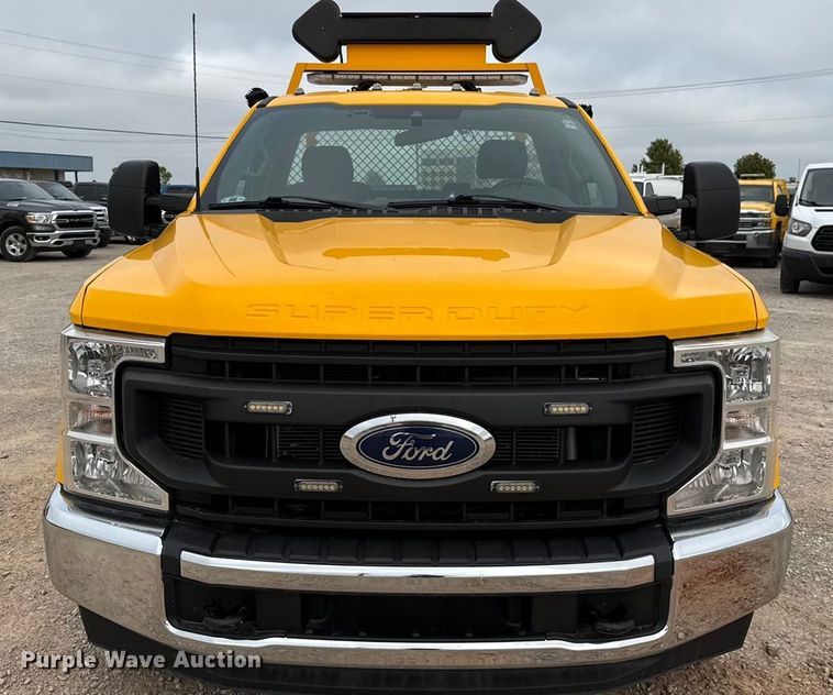 image for item EU2224 2021 Ford F350 Super Duty utility bed pickup truck