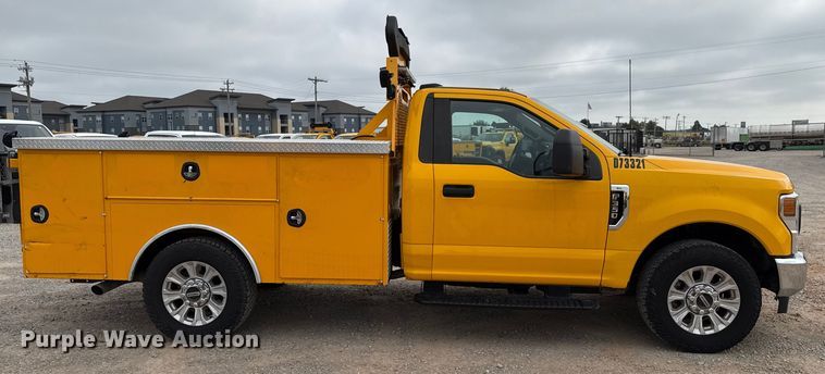 image for item EU2224 2021 Ford F350 Super Duty utility bed pickup truck