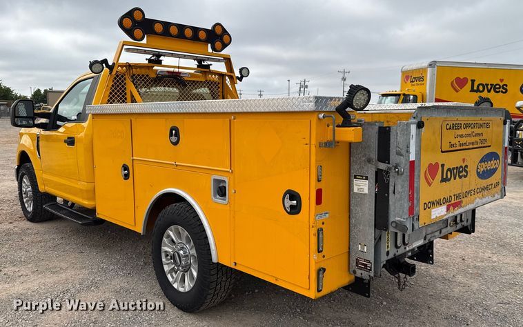 image for item EU2224 2021 Ford F350 Super Duty utility bed pickup truck