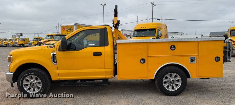 image for item EU2224 2021 Ford F350 Super Duty utility bed pickup truck