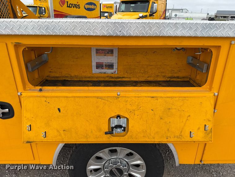 image for item EU2224 2021 Ford F350 Super Duty utility bed pickup truck