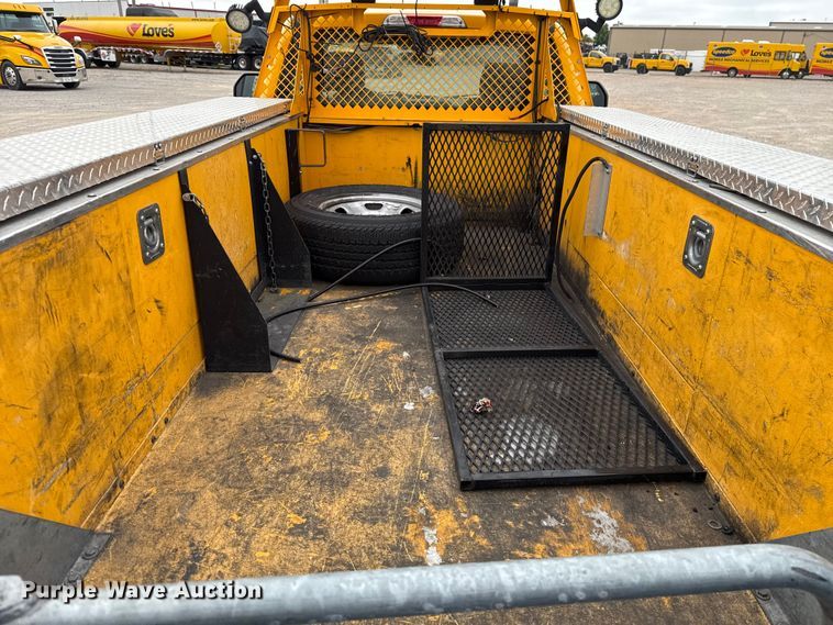 image for item EU2224 2021 Ford F350 Super Duty utility bed pickup truck