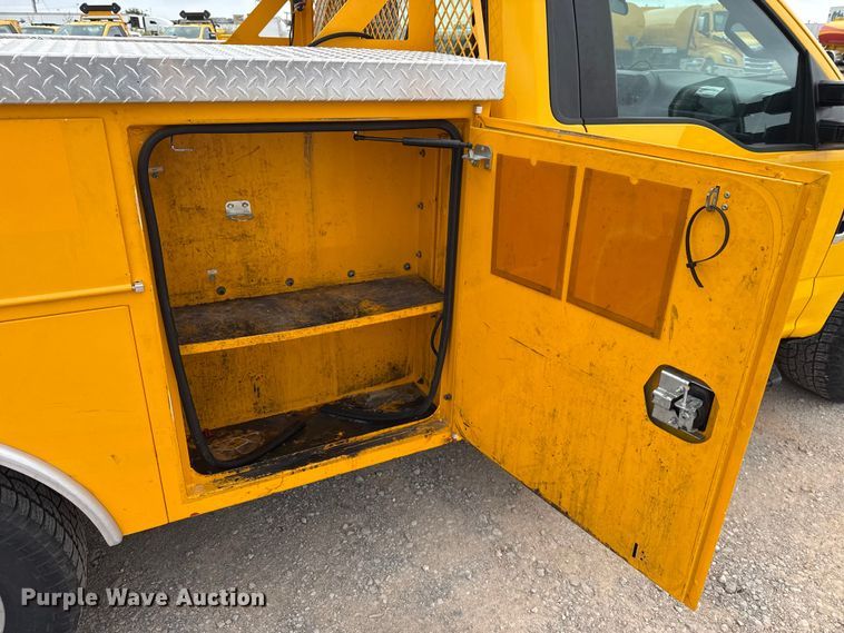 image for item EU2224 2021 Ford F350 Super Duty utility bed pickup truck