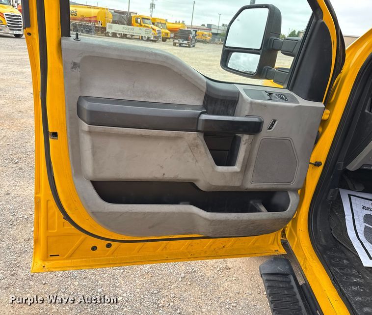 image for item EU2224 2021 Ford F350 Super Duty utility bed pickup truck