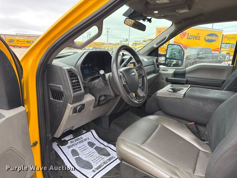 image for item EU2224 2021 Ford F350 Super Duty utility bed pickup truck