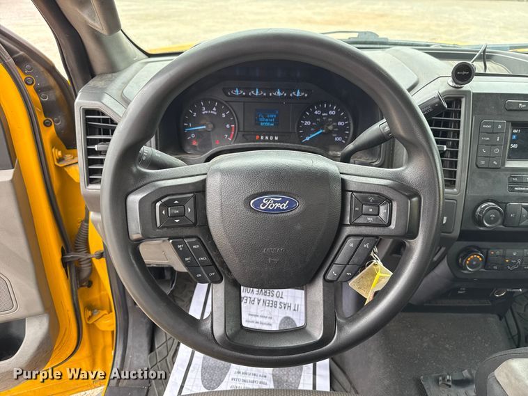 image for item EU2224 2021 Ford F350 Super Duty utility bed pickup truck