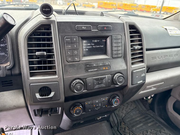 image for item EU2224 2021 Ford F350 Super Duty utility bed pickup truck