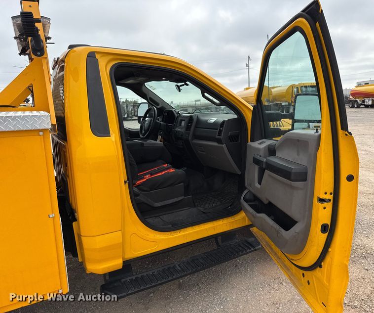 image for item EU2224 2021 Ford F350 Super Duty utility bed pickup truck