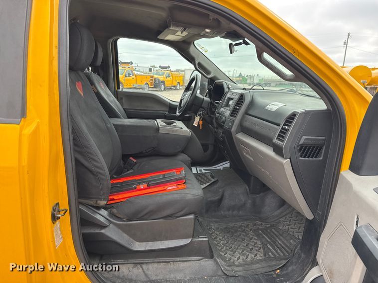 image for item EU2224 2021 Ford F350 Super Duty utility bed pickup truck