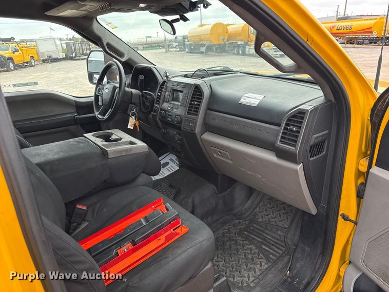 image for item EU2224 2021 Ford F350 Super Duty utility bed pickup truck