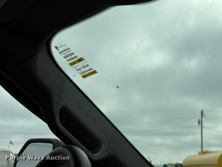 image for item EU2224 2021 Ford F350 Super Duty utility bed pickup truck