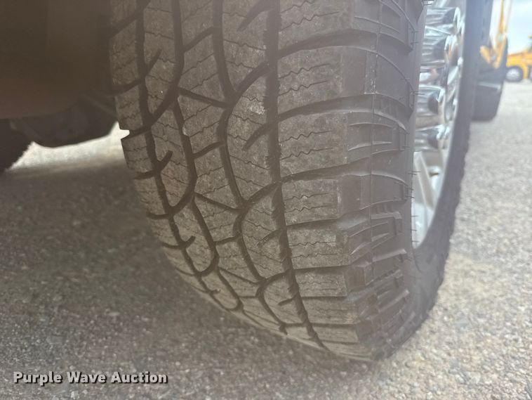 image for item EU2224 2021 Ford F350 Super Duty utility bed pickup truck