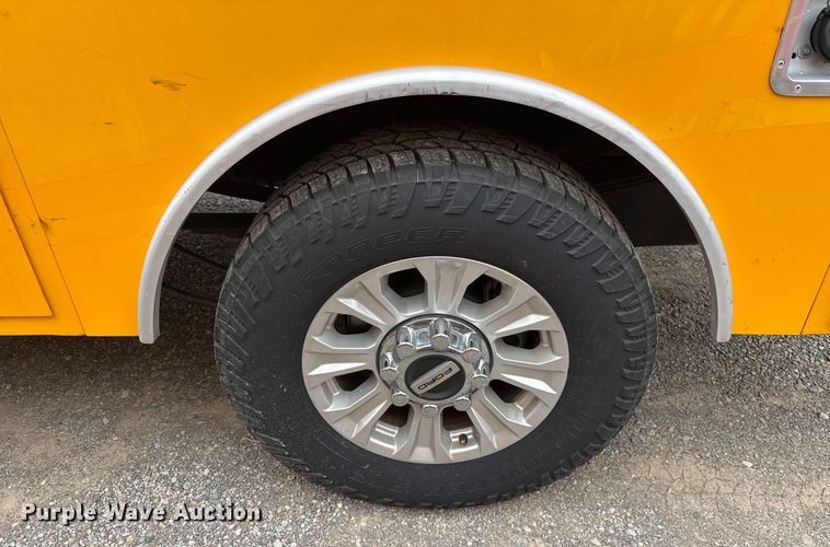 image for item EU2224 2021 Ford F350 Super Duty utility bed pickup truck