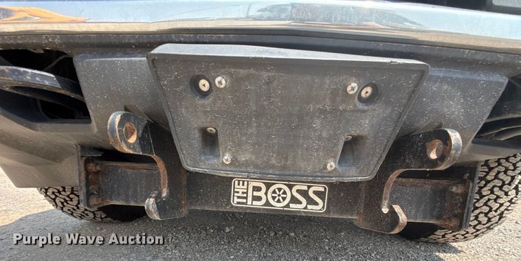 image for item EU2225 2015 Chevrolet Silverado 3500HD utility bed pickup truck