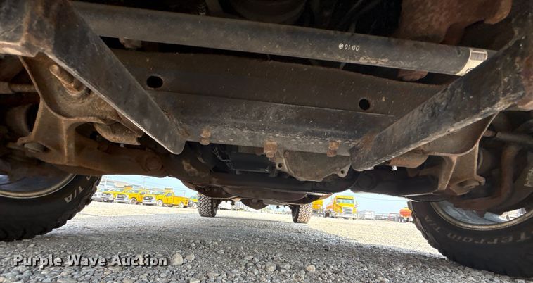 image for item EU2225 2015 Chevrolet Silverado 3500HD utility bed pickup truck