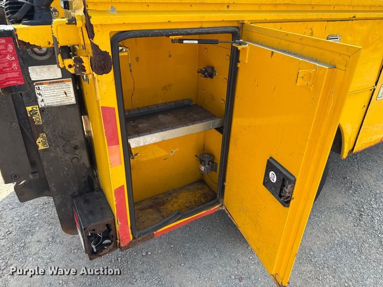 image for item EU2225 2015 Chevrolet Silverado 3500HD utility bed pickup truck