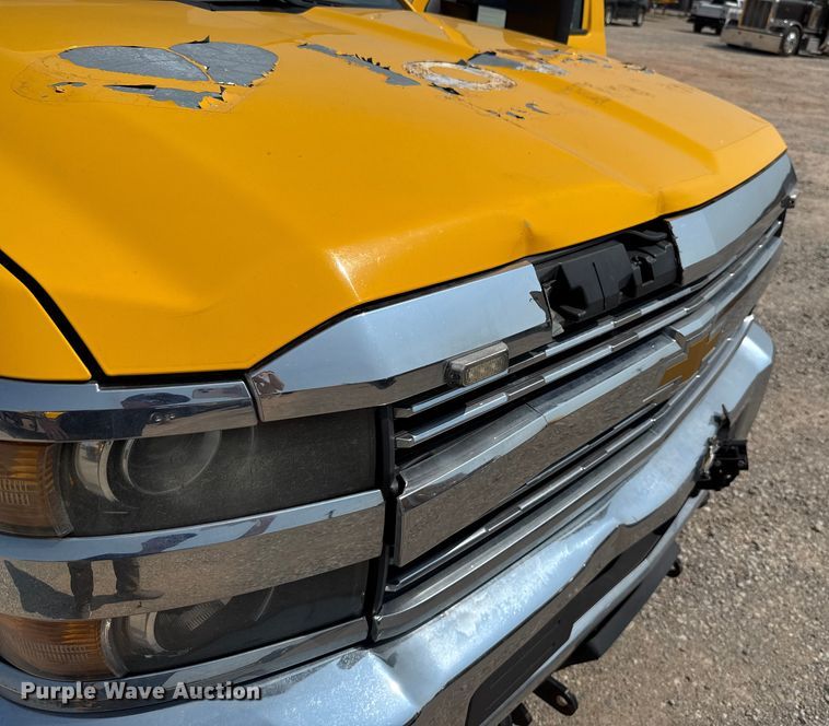 image for item EU2225 2015 Chevrolet Silverado 3500HD utility bed pickup truck