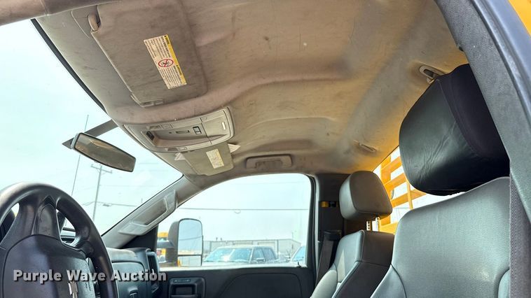 image for item EU2225 2015 Chevrolet Silverado 3500HD utility bed pickup truck