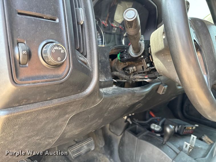 image for item EU2225 2015 Chevrolet Silverado 3500HD utility bed pickup truck