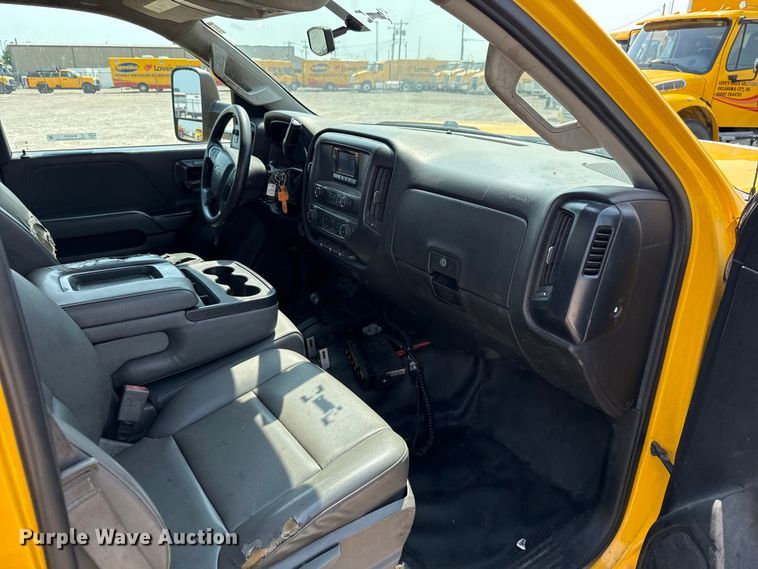 image for item EU2225 2015 Chevrolet Silverado 3500HD utility bed pickup truck