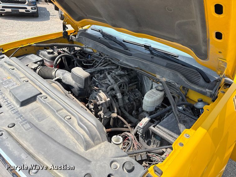 image for item EU2225 2015 Chevrolet Silverado 3500HD utility bed pickup truck