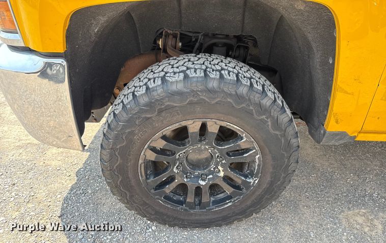 image for item EU2225 2015 Chevrolet Silverado 3500HD utility bed pickup truck