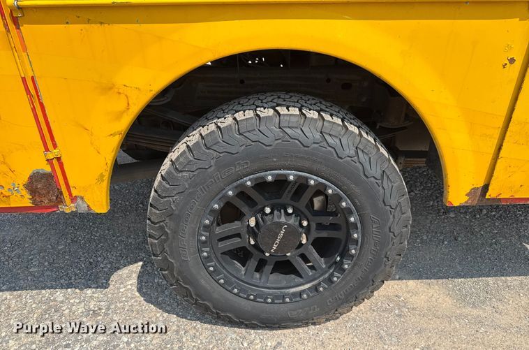 image for item EU2225 2015 Chevrolet Silverado 3500HD utility bed pickup truck