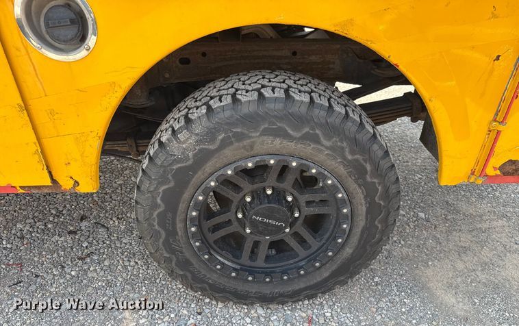 image for item EU2225 2015 Chevrolet Silverado 3500HD utility bed pickup truck