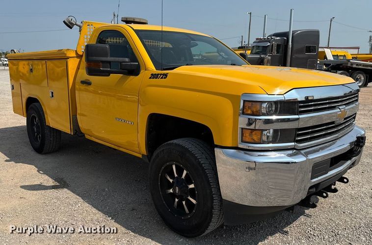 image for item EU2226 2018 Chevrolet Silverado 3500HD utility bed pickup truck