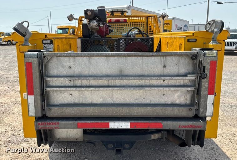 image for item EU2226 2018 Chevrolet Silverado 3500HD utility bed pickup truck