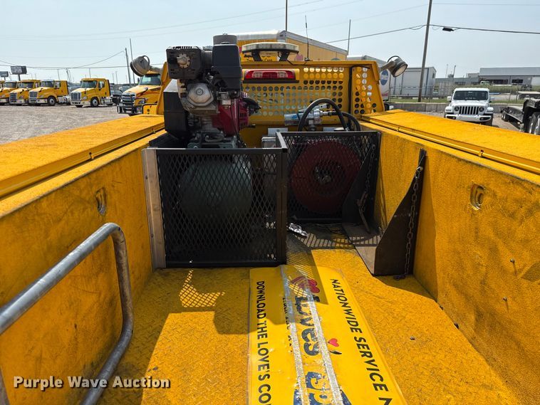 image for item EU2226 2018 Chevrolet Silverado 3500HD utility bed pickup truck