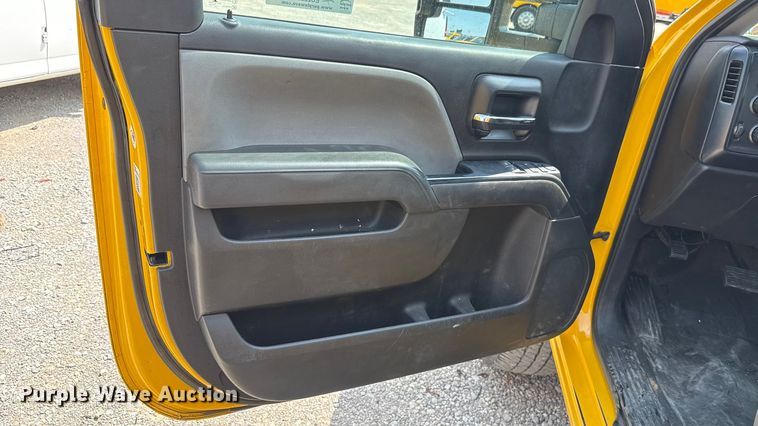 image for item EU2226 2018 Chevrolet Silverado 3500HD utility bed pickup truck
