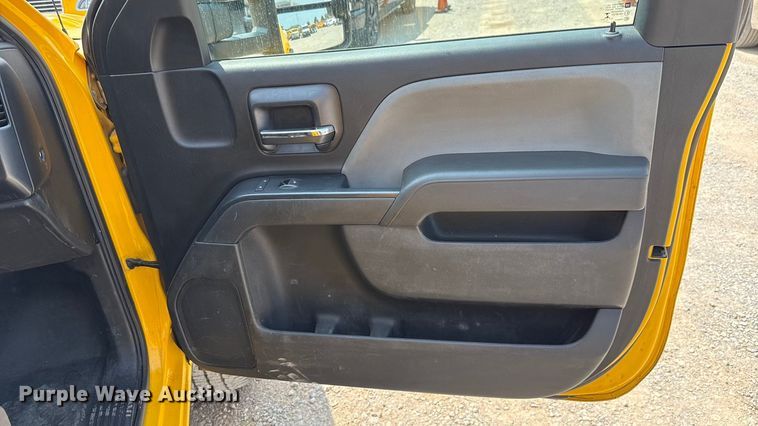 image for item EU2226 2018 Chevrolet Silverado 3500HD utility bed pickup truck