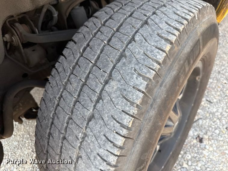 image for item EU2226 2018 Chevrolet Silverado 3500HD utility bed pickup truck