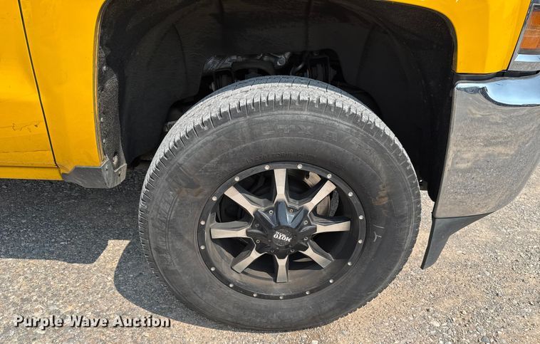 image for item EU2226 2018 Chevrolet Silverado 3500HD utility bed pickup truck