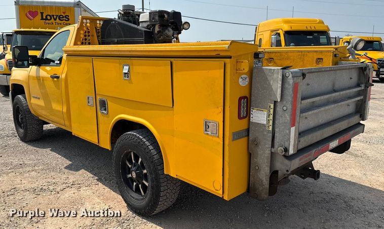 image for item EU2227 2018 Chevrolet Silverado 3500HD utility bed pickup truck