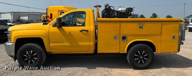 image for item EU2227 2018 Chevrolet Silverado 3500HD utility bed pickup truck
