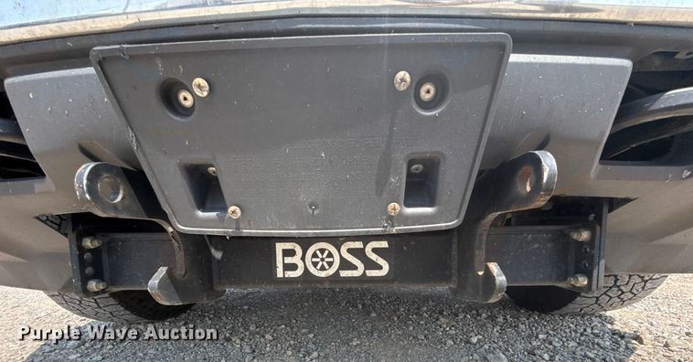 image for item EU2227 2018 Chevrolet Silverado 3500HD utility bed pickup truck