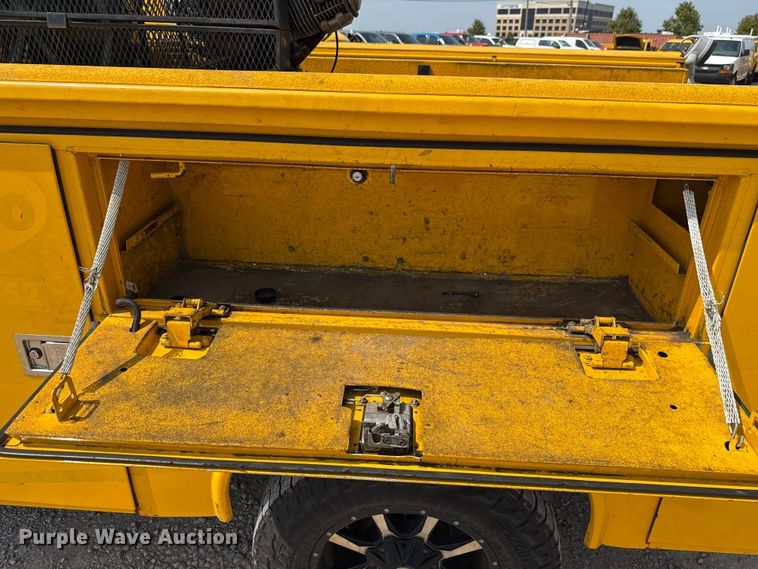 image for item EU2227 2018 Chevrolet Silverado 3500HD utility bed pickup truck