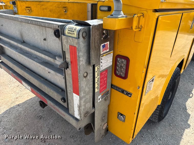 image for item EU2227 2018 Chevrolet Silverado 3500HD utility bed pickup truck