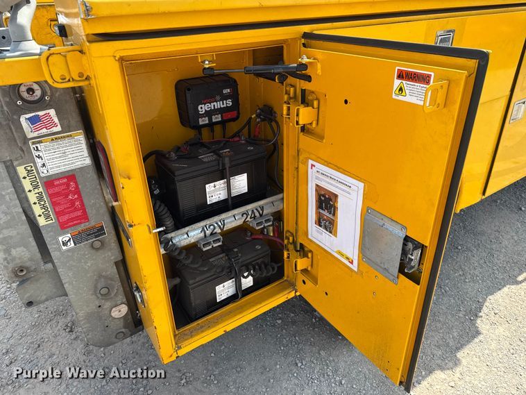 image for item EU2227 2018 Chevrolet Silverado 3500HD utility bed pickup truck