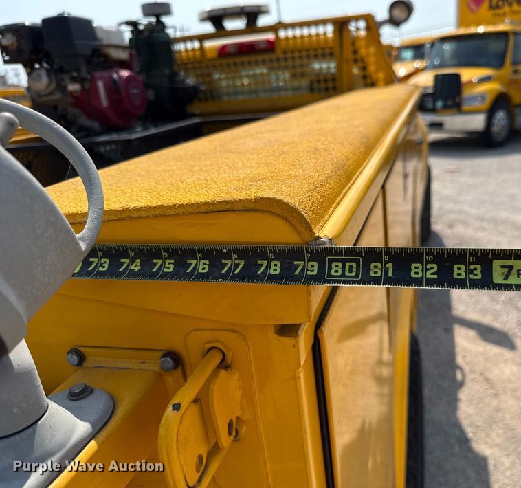 image for item EU2227 2018 Chevrolet Silverado 3500HD utility bed pickup truck