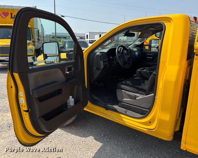 image for item EU2227 2018 Chevrolet Silverado 3500HD utility bed pickup truck