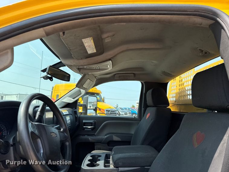 image for item EU2227 2018 Chevrolet Silverado 3500HD utility bed pickup truck