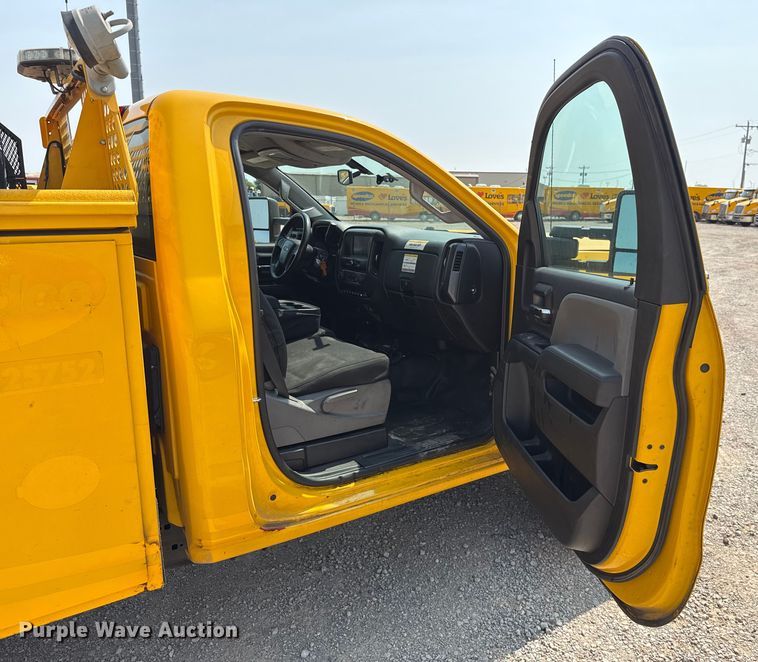 image for item EU2227 2018 Chevrolet Silverado 3500HD utility bed pickup truck