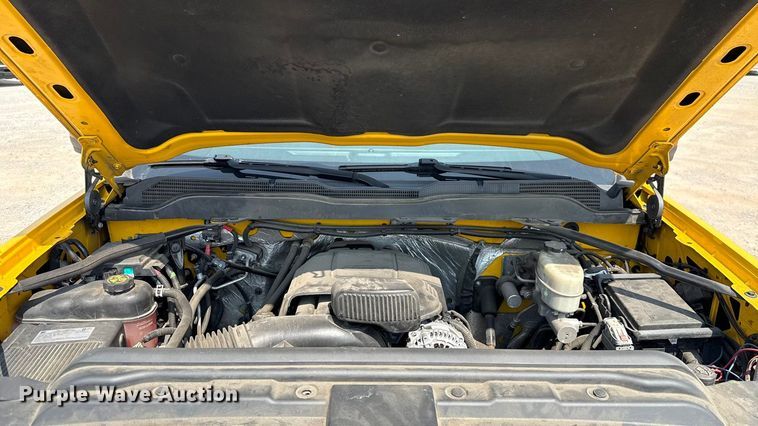 image for item EU2227 2018 Chevrolet Silverado 3500HD utility bed pickup truck