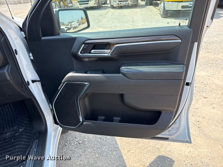 image for item EU2229 2023 Chevrolet Silverado 1500 Crew Cab pickup truck