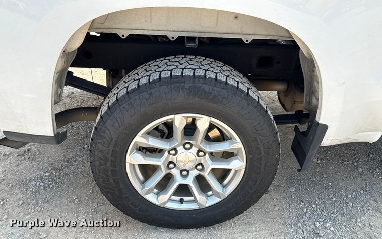 image for item EU2229 2023 Chevrolet Silverado 1500 Crew Cab pickup truck