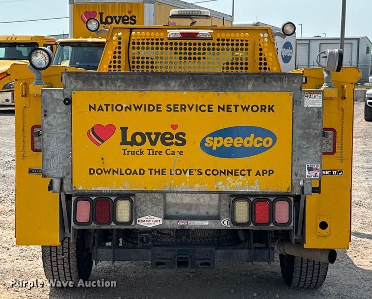 image for item EU2231 2018 Ford F350 Super Duty utility bed pickup truck